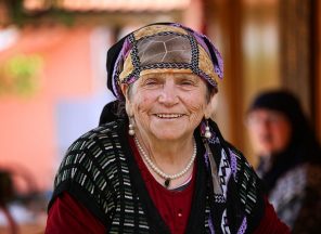 old woman smile with white teeth